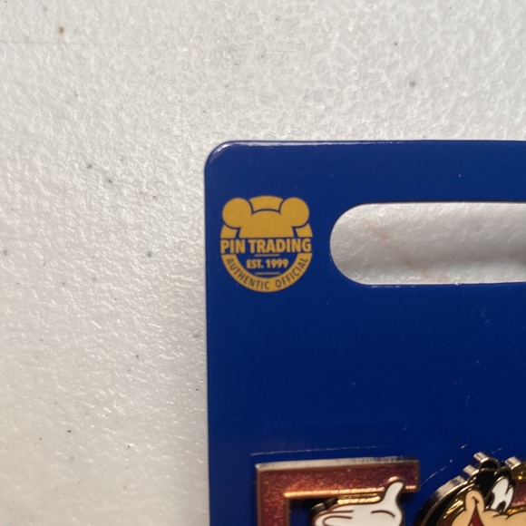 Walt Disney World 50th Anniversary Trading Pin NEW - Goofy and Pluto - Picture 2 of 4